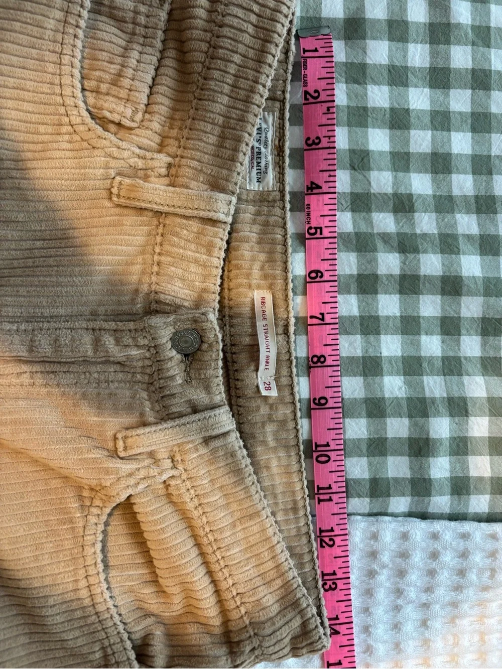 Levi's Ribcage Straight Ankle Corduroy Jeans in Granola